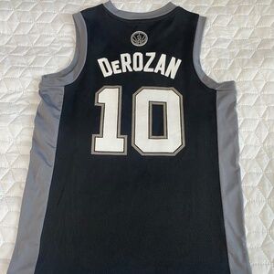 Youth Spurs Jersey DeRozan size Medium
